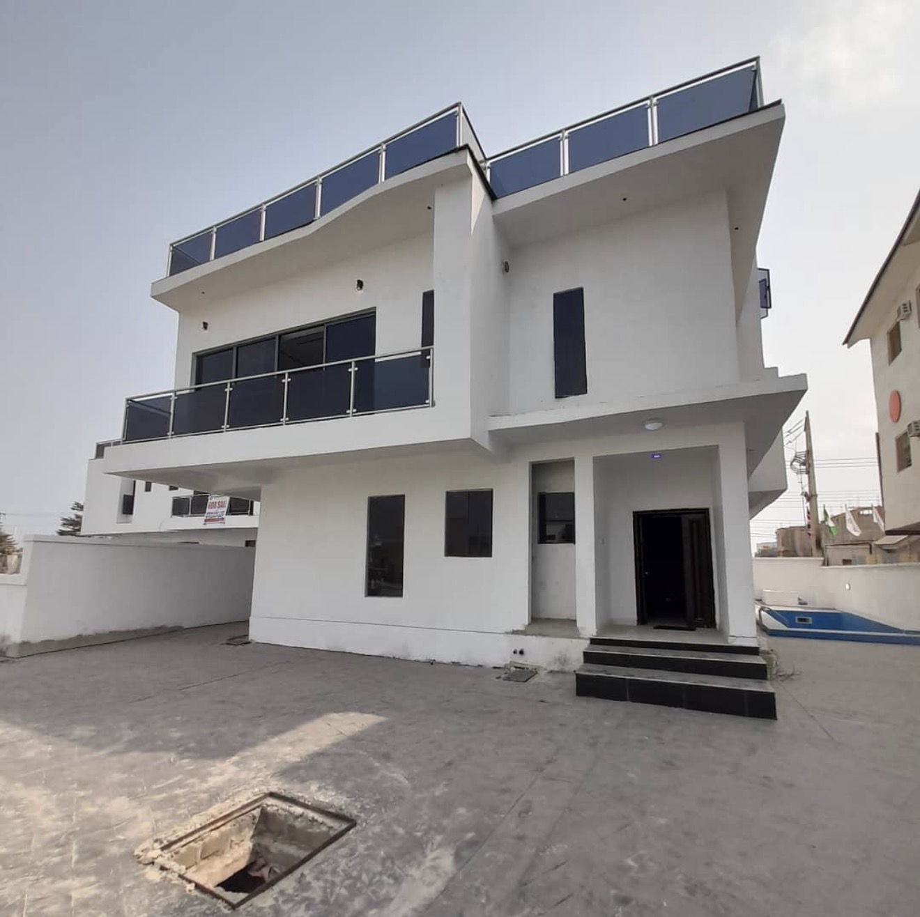 VGC Contemporary Row Residence | Duplex frontage